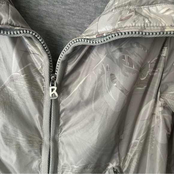 Bogner Sports Full Zip Windbreaker Jacket Flamingo Floral Print Silver Metallic - Picture 5 of 12